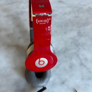 Beats by Dre Solo HD RED - wired - used but great condition